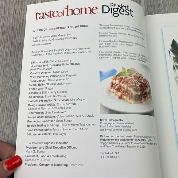 Reader's Digest Taste of Home: Freezer Pleasers Cookbook - Picture 4 of 8